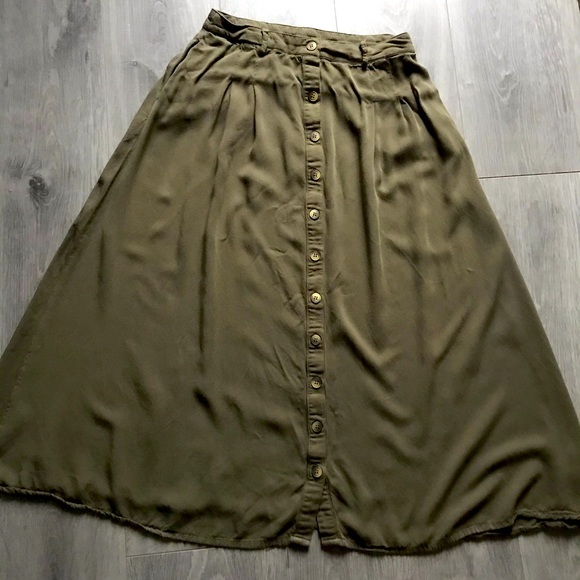 Olive green midi skirt (hem & thread) - Picture 1 of 2